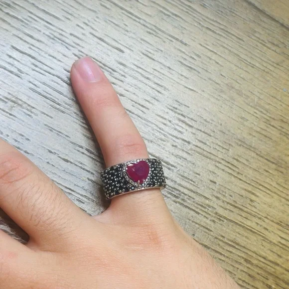 Victoria Wieck Ruby Spinel White Topaz Heart Silver Band Ring Size 7